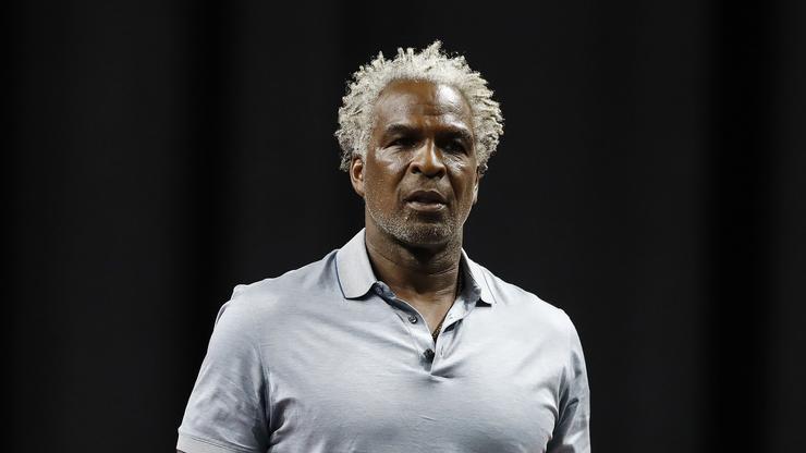 Charles Oakley on Kyrie Irving's Vaccination Status: "He's A Grown Man"