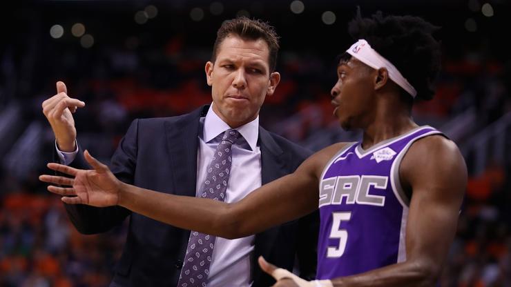 The Kings Fire Luke Walton After Losing To The Jazz