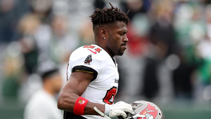 Tampa Bay Buccaneers Part Ways With Antonio Brown After On-Field Meltdown