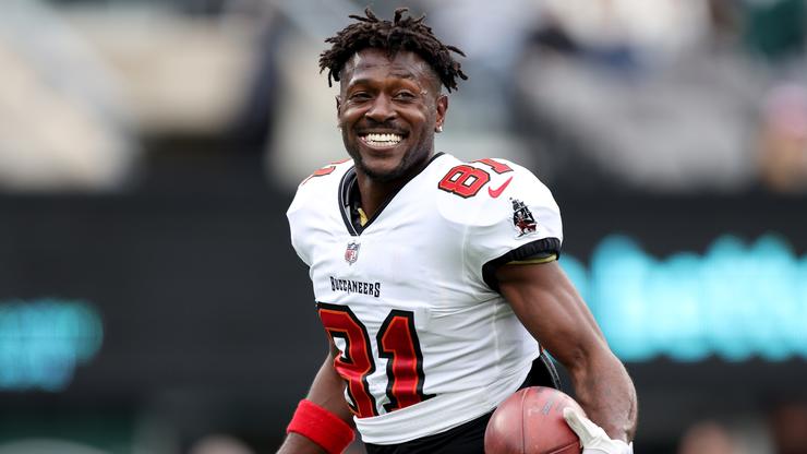 Antonio Brown Claims Bucs Coach Was Angry After He Refused To Play Injured