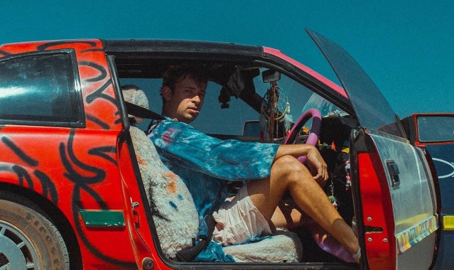 LISTEN: Flume Unleashes Fresh New Remix of PinkPantheress' "Noticed I cried"
