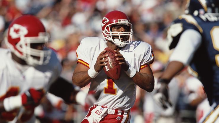 Warren Moon Says NFL Owners Won't Let Colin Kaepernick Back In The League