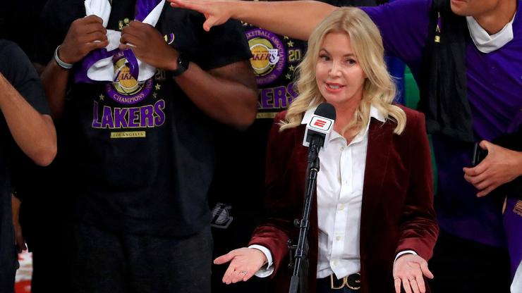 Jeanie Buss Lashes Out At Lakers After Horrific Season