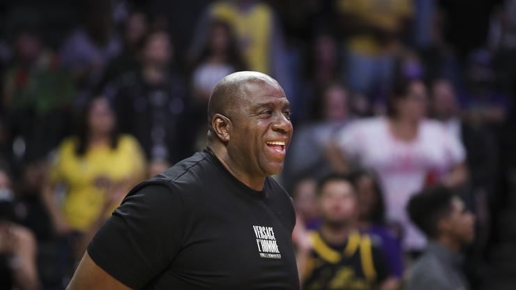 Magic Johnson Reacts After Steph Curry Wins His Award