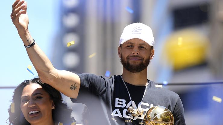 Ayesha Curry Grinds On Steph During Warriors Celebration