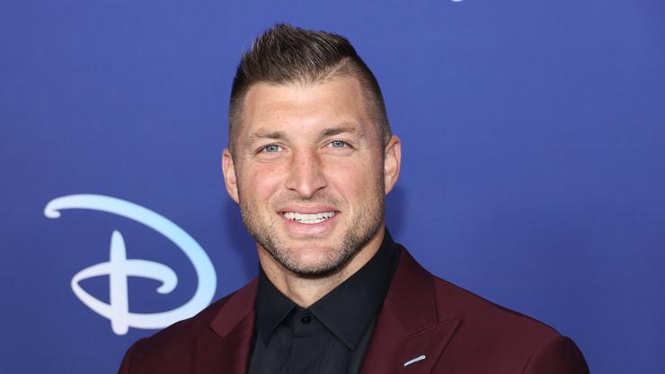 Tim Tebow Has An Interesting Yearly Routine For His Heisman Trophy