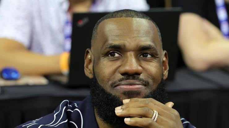 LeBron James Comments On Robert Sarver's Decision To Sell Suns