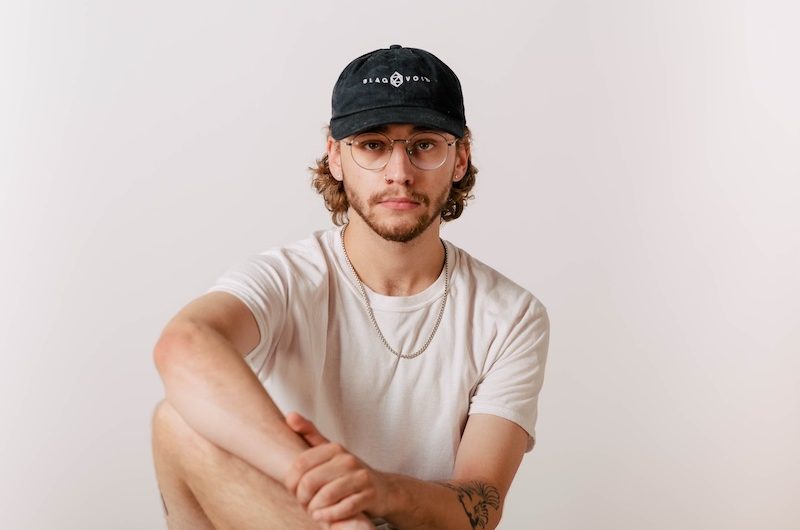 LYNY’s New EP ‘The Familiar’ Is Anything But