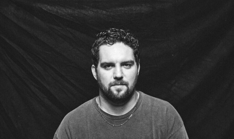 LISTEN: PEEKABOO Shares Huge New ‘Sleepwalk’ Single Ahead of Anticipated Debut Album, “Eyes Wide Open”