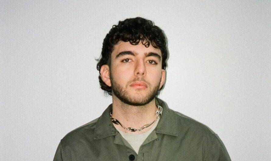 Age Of Espion’s Debut ‘Facades’ EP Is Nothing Short Of Magical